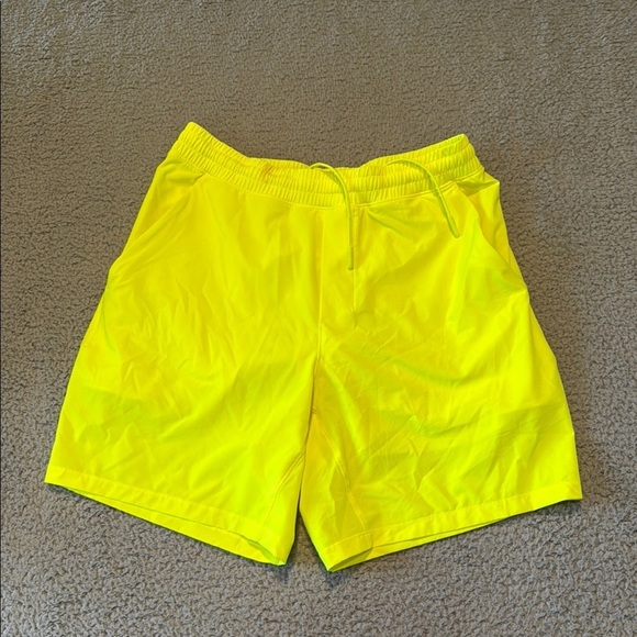Lululemon Pace Breaker Lined Short 7" size M Bright Yellow Athletic Shorts - Picture 1 of 6